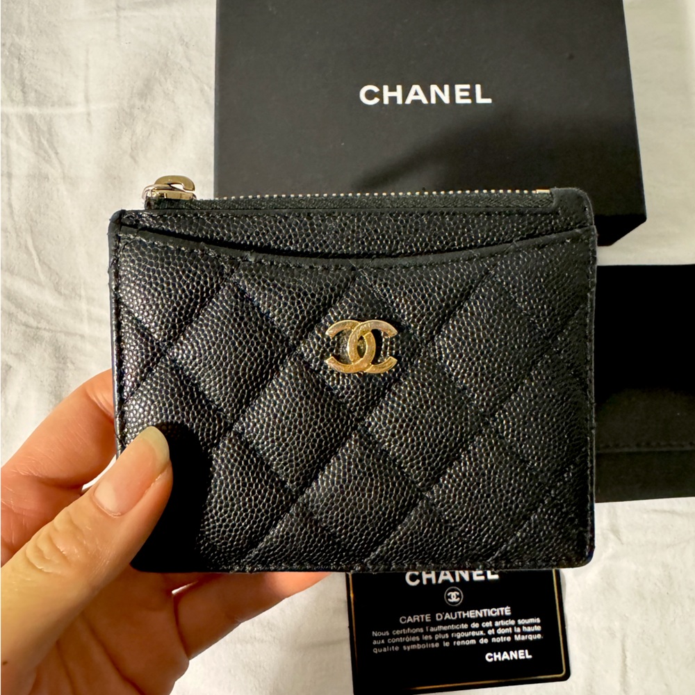 Authentic Chanel CC Cavier Zip Card Holder